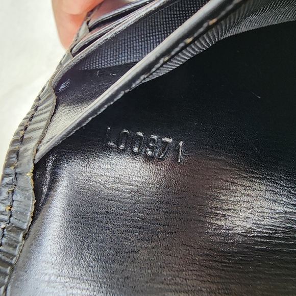 Louis Vuitton wallet - Picture 8 of 12